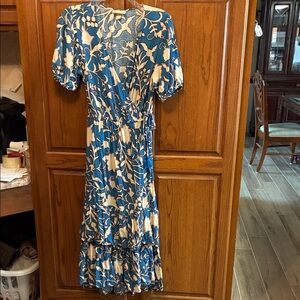 Knox Rose Blue and Cream Floral Midi Dress size S